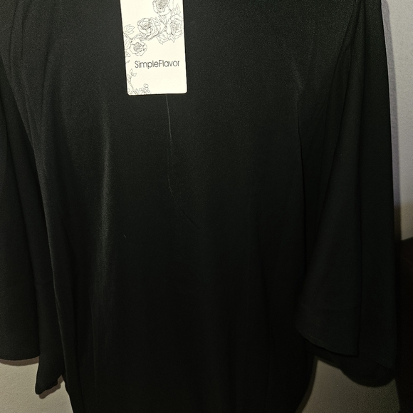 Simple Flavor Womans Black Vneck Top Size Xl NWT - Picture 6 of 13